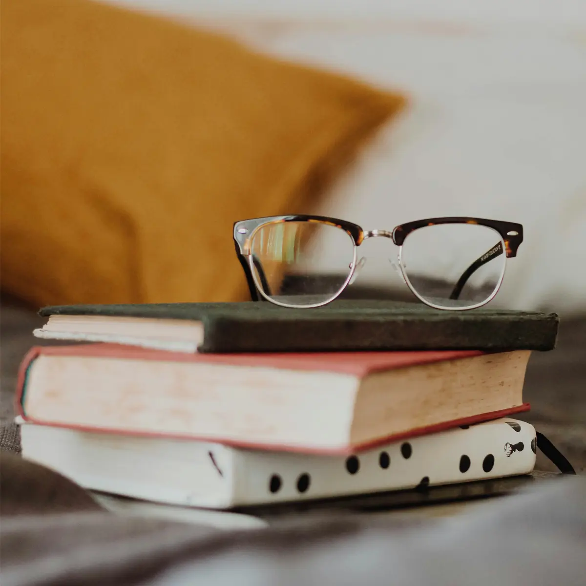 The book says “Hello!”